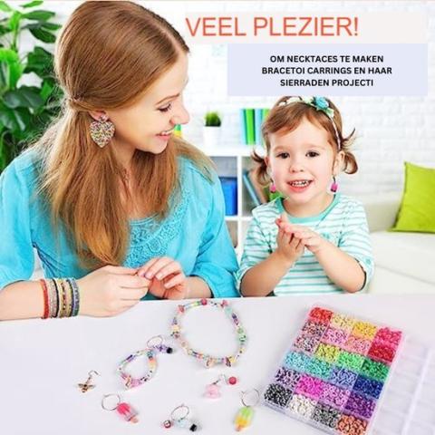 2 kinderen die juwelen maken